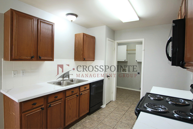 Building Photo - Updated 3 Bedroom 2 Bath Rental in Whiteho...