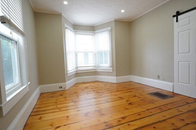 Building Photo - 139 Timson St