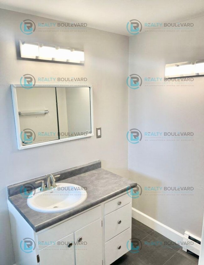 Building Photo - Perfect home in Reno with 2 car garage, ba...