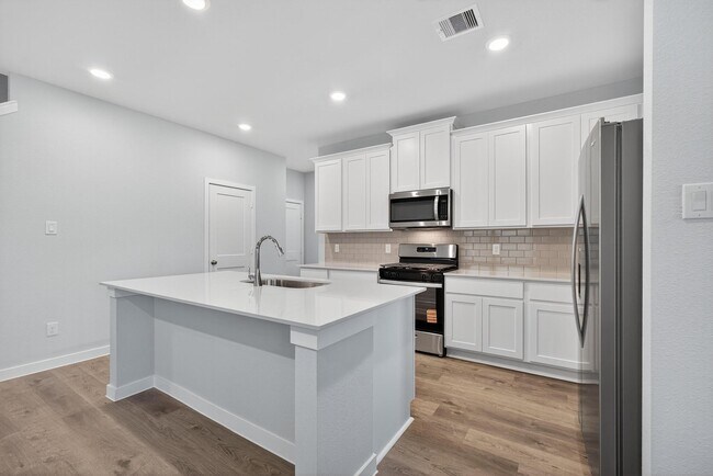 Primary Photo - 3922 Accolade Xing