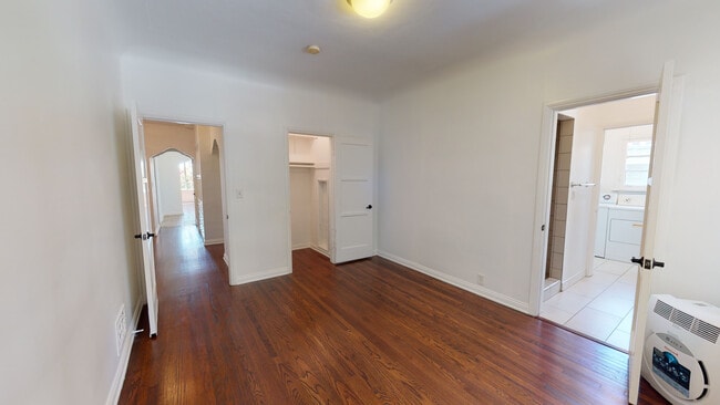 Building Photo - 10747 Ashton Ave