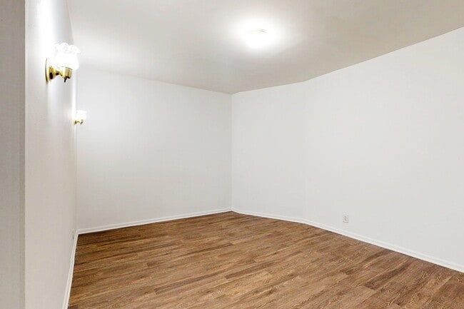 Floorplan - 925 East 46th Street