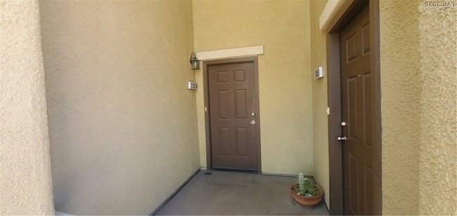 Building Photo - 6868 Sky Pointe Dr