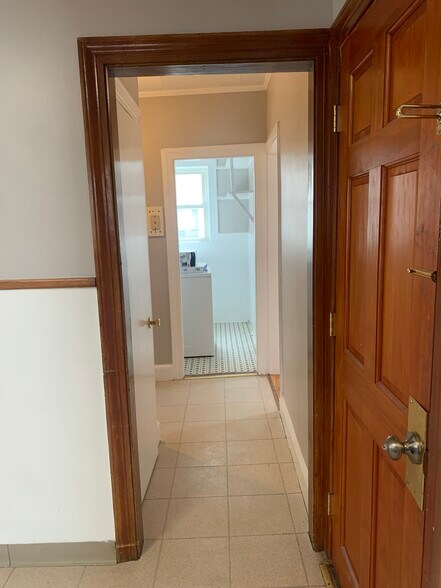 Building Photo - 60 Prentiss St