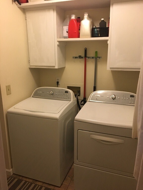 Building Photo - 3 Bedroom, 2 Bathroom Home in Red Bud Heig...