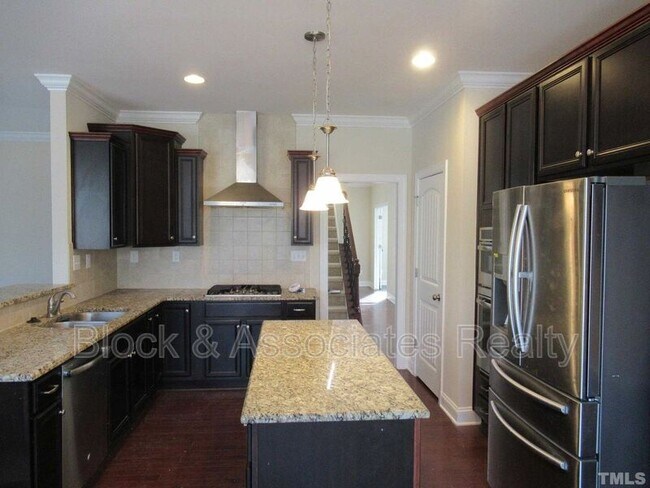 Building Photo - 1148 Holland Bend Dr