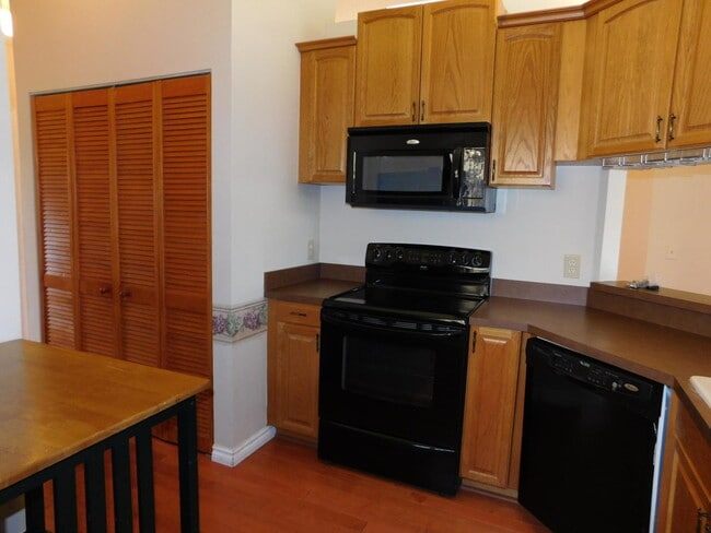 Building Photo - 21 Vía De Casas Sur