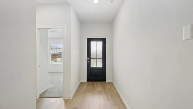 Building Photo - 710 Edgehurst Dr