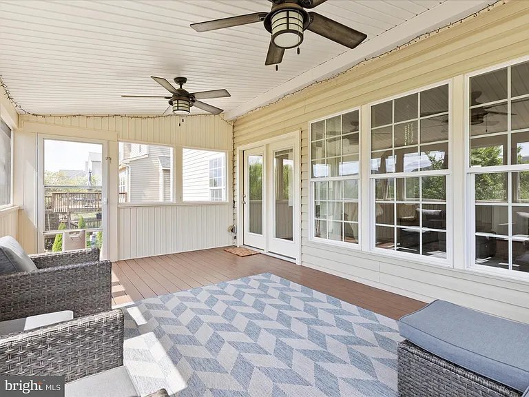 Building Photo - 109 Starburst Street