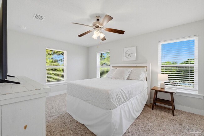 Building Photo - 7967 Double Gate Dr