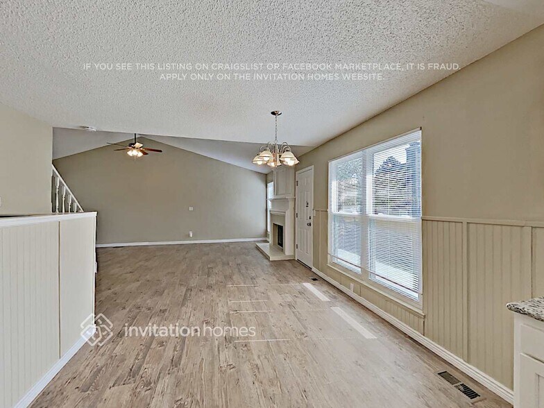 Building Photo - 12052 Ivanhoe Cir