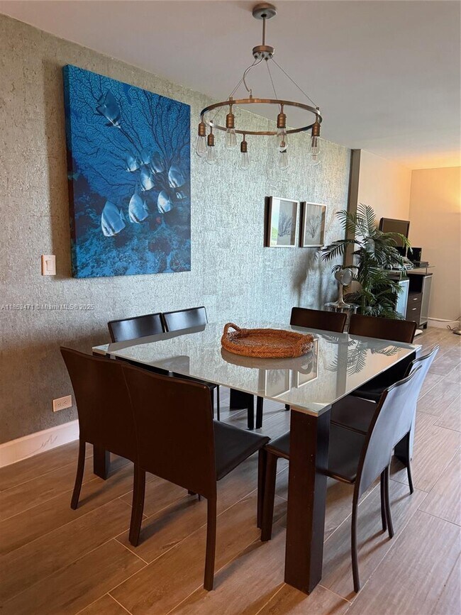 Building Photo - 2301 Collins Ave