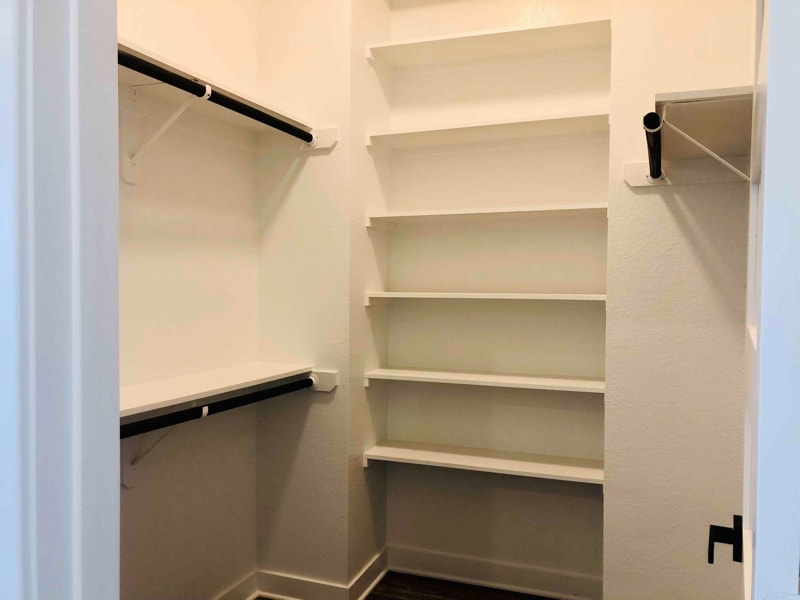 Building Photo - 5813 England St