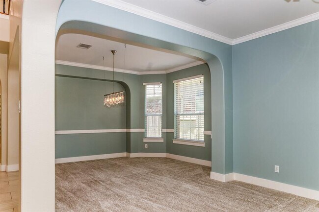 Building Photo - 3006 Covington Pl