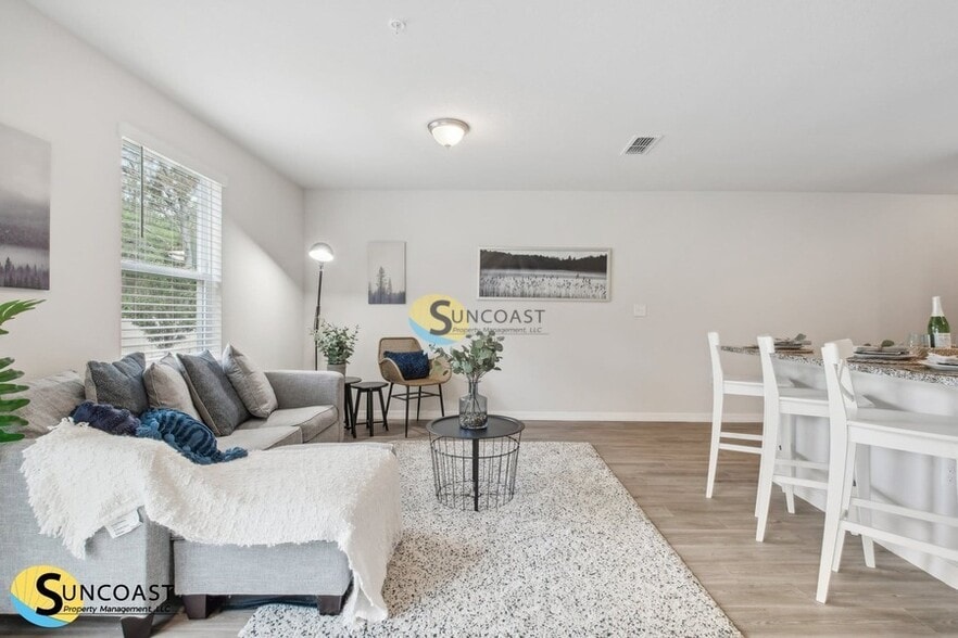 Building Photo - 7632 Mailes Ct