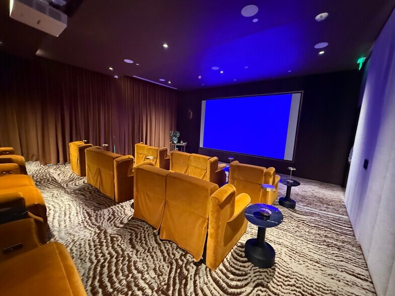 Building Photo - 77 SE 5th St