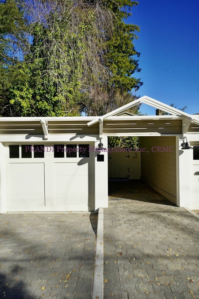 Building Photo - Quintessential Mill Valley Home Nestled in...