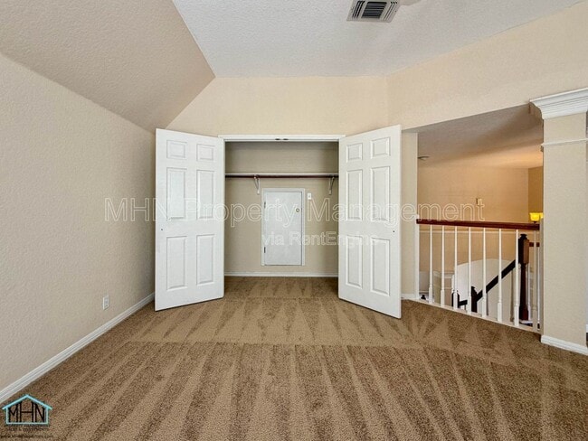 Building Photo - 1307 Adobe Run