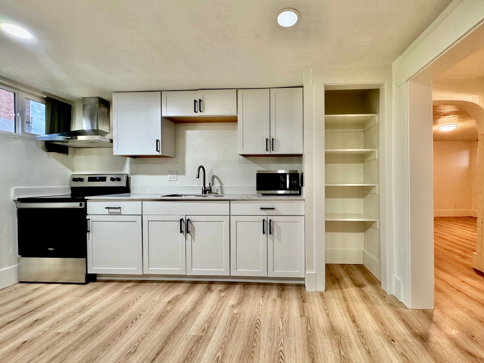 Building Photo - 76 W 200 S