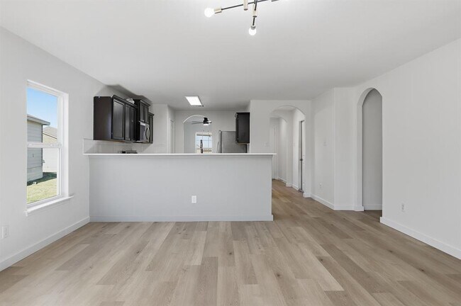 Building Photo - 4001 Cressler Ln