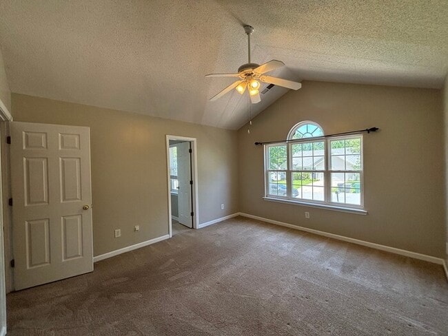 Building Photo - Spacious 3 bedrooms 2 ½ bath home in Rolli...