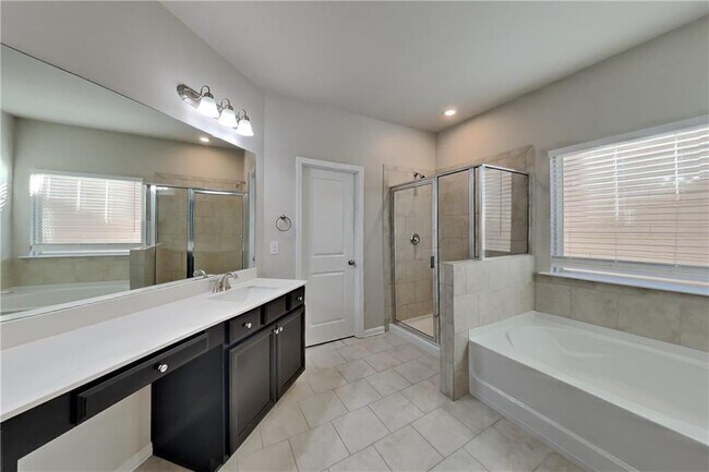 Building Photo - 154 Canvas Ives Dr