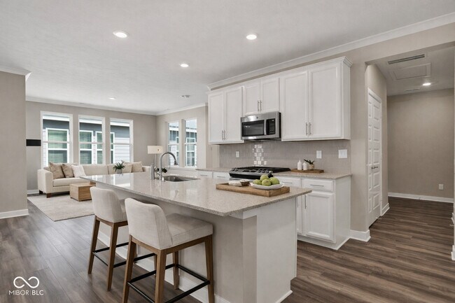 Building Photo - 1659 Dewey Dr