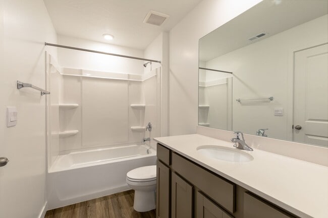 Building Photo - Townhome in Long Valley Community