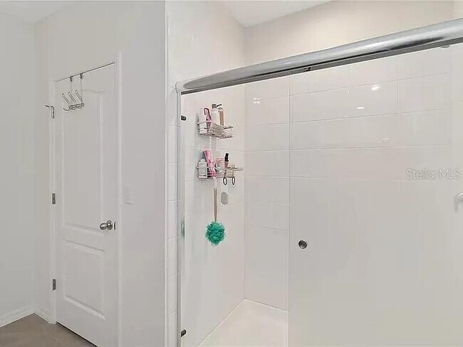 Building Photo - 2585 Ryland Falls Dr