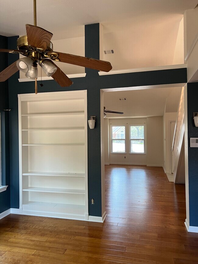 Building Photo - 1222 Circle View Ct