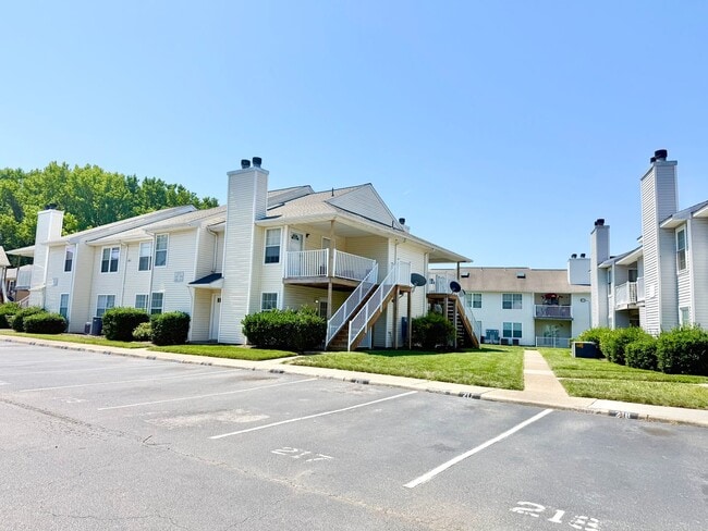 Building Photo - HURRY!!!***2 BED Condo/Downstairs unit/ W,S&T INCLUDED!!