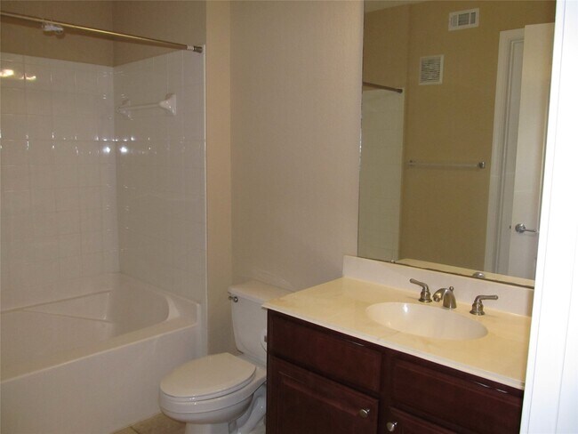 Building Photo - 7575 Kirby Dr
