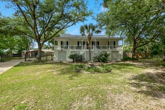 Building Photo - 2009 Wedgewood Cir