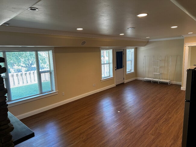 Building Photo - 449 Park Ridge Pl