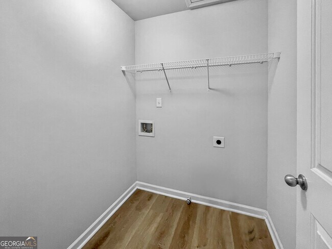 Building Photo - 116 Daisy Cir