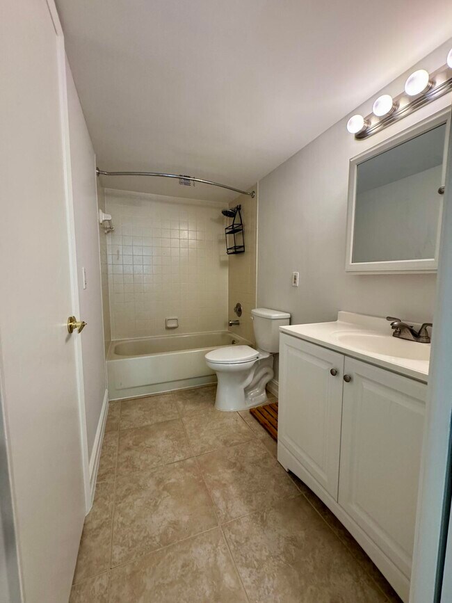 Building Photo - 955 Egret Cir