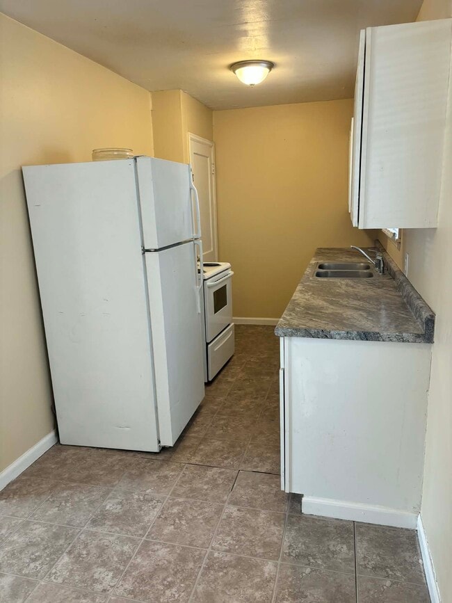 Building Photo - 1148 N Terrace Dr