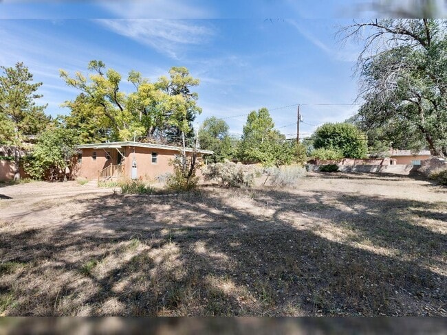 Building Photo - 512 Garcia St