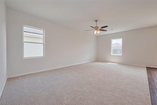 Building Photo - 1025 Banyon Tree Ln