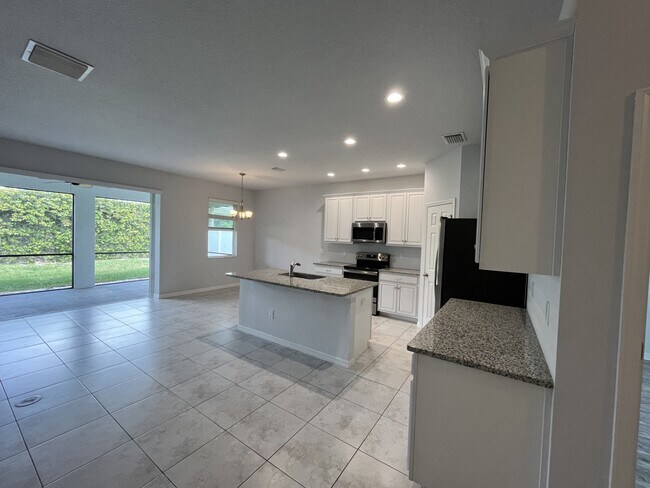Building Photo - 3822 Milflores Dr