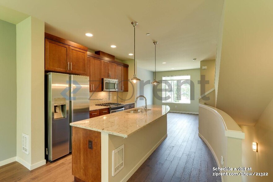Building Photo - 355 Vashon Ct NE