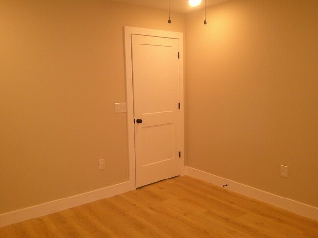 Building Photo - Fully Remodeled 2 Bed 1 Bath House