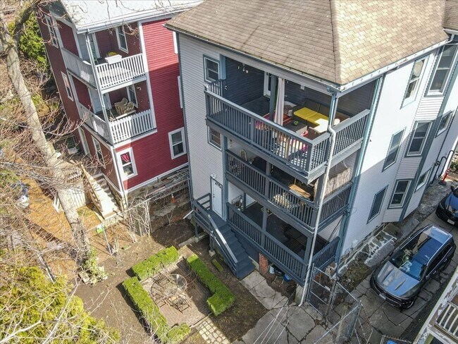 Building Photo - 14 Haverford St