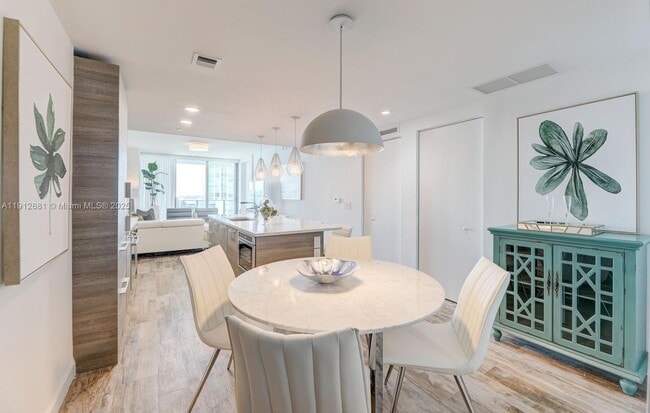 Building Photo - 650 NE 32nd St