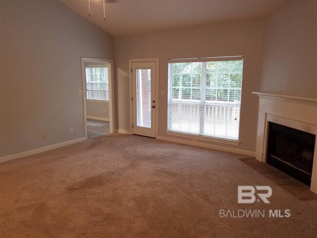 Building Photo - 105 Diane Cir