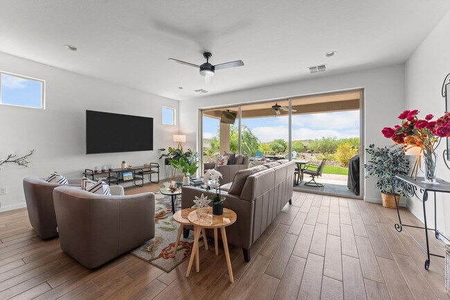 Building Photo - 3021 Prospector Wy