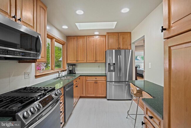 Building Photo - 6301 Crathie Ln