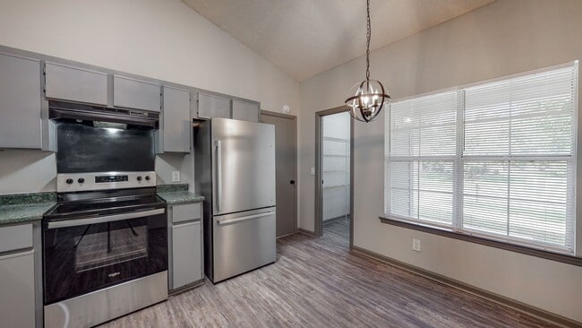 Building Photo - 3 Bedroom, 2 Bathroom home in the City of ...
