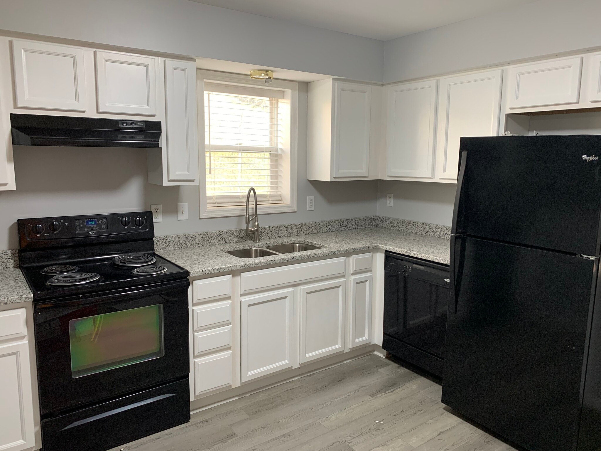 Building Photo - 32 Baird St