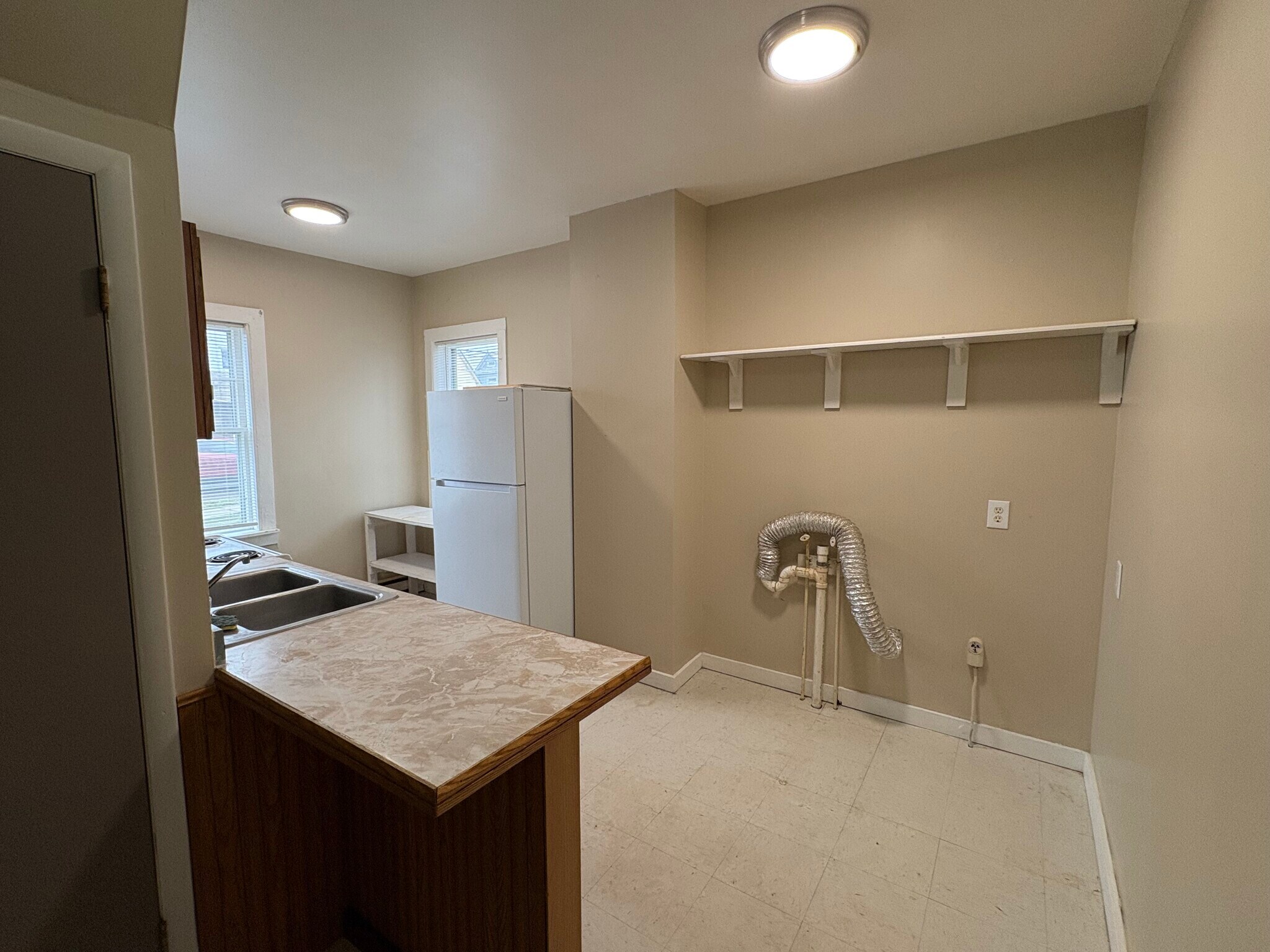 Building Photo - 21 E William St